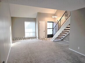 10176 Haskins St in Lenexa, KS - Building Photo - Building Photo