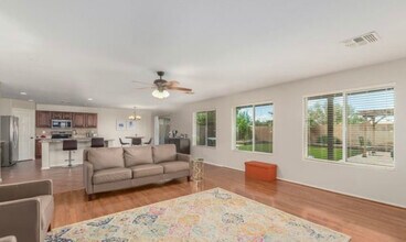 17464 W Caribbean Ln in Surprise, AZ - Building Photo - Building Photo
