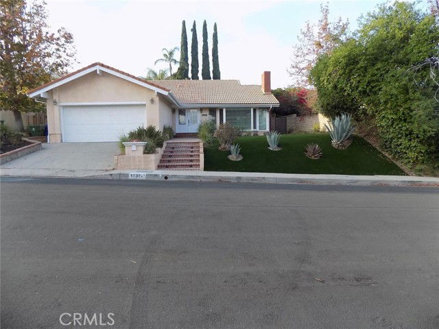 17511 Tuscan Ct in Los Angeles, CA - Building Photo