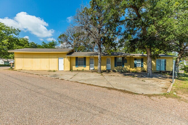 142 County Rd 1604 photo'