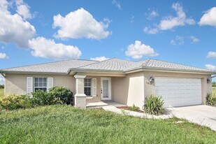 Single Family Home in North Cape Coral in Cape Coral, FL - Building Photo
