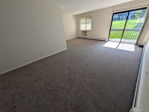 9 Loudon Dr in Fishkill, NY - Building Photo - Building Photo