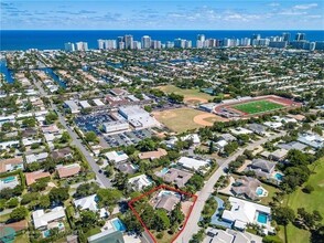 4620 NE 25th Ave in Fort Lauderdale, FL - Foto de edificio - Building Photo