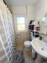 141 Nassau Ln, Unit Main in Island Park, NY - Building Photo - Building Photo