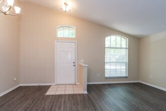 733 Somerstone Dr in Valrico, FL - Foto de edificio - Building Photo