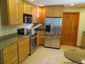 3303 E Bay Dr NW in Gig Harbor, WA - Building Photo - Building Photo