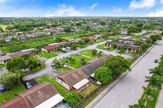 4736 SW 136th Pl in Miami, FL - Building Photo - Building Photo