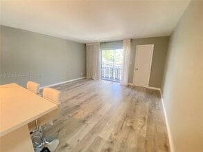 200 Galen Dr in Key Biscayne, FL - Building Photo - Building Photo