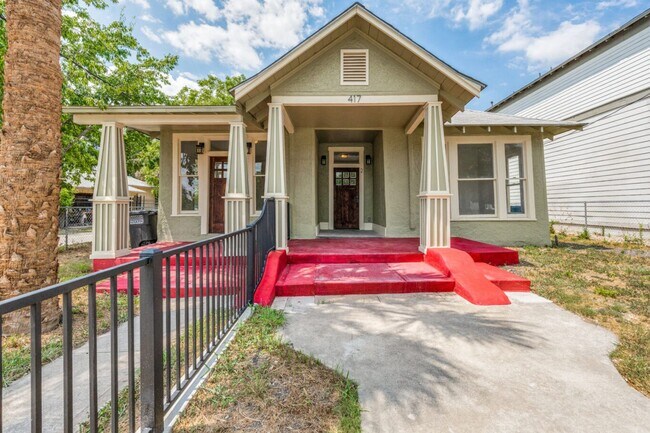 417 Paschal St in San Antonio, TX - Building Photo - Building Photo