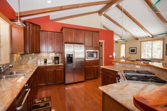 2989 Fresno Ave in South Lake Tahoe, CA - Building Photo - Building Photo