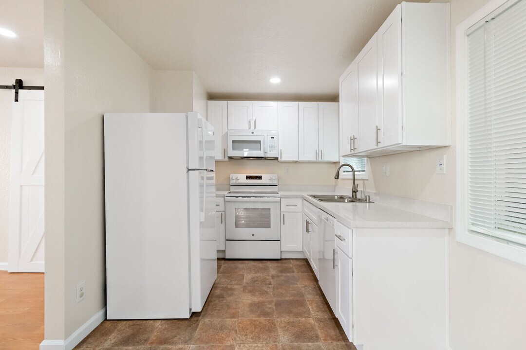 1127 Bella Vista Ave, Unit 1127 in Oakland, CA - Building Photo
