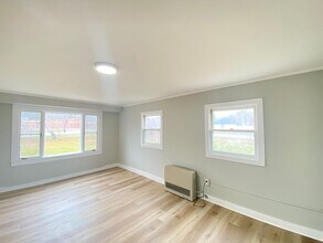 241 S Main St in Newmarket, NH - Building Photo - Building Photo