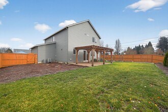 2595 S Ginger St in Cornelius, OR - Building Photo - Building Photo