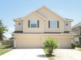 13118 Peppergate Ln in Houston, TX - Building Photo