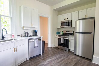 2325 5th Ave, Unit 2 in Pittsburgh, PA - Building Photo - Building Photo