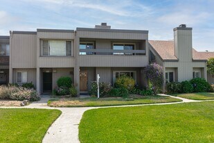 1017 Kingston Ln in Alameda, CA - Building Photo
