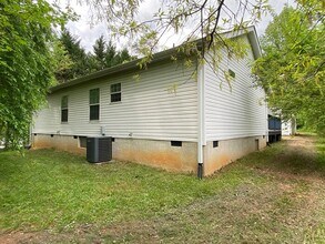 230 Craggy St in Black Mountain, NC - Building Photo - Building Photo