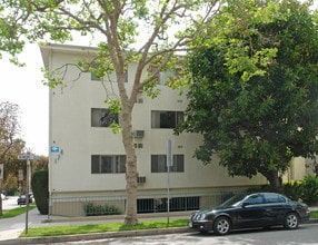 174 N Almont Dr in Beverly Hills, CA - Building Photo - Building Photo