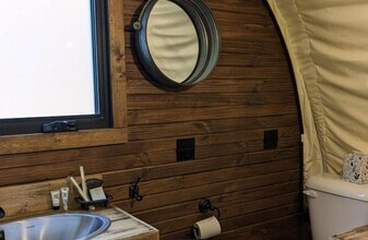 1208 County Rd 315 in Melrose, FL - Foto de edificio - Building Photo