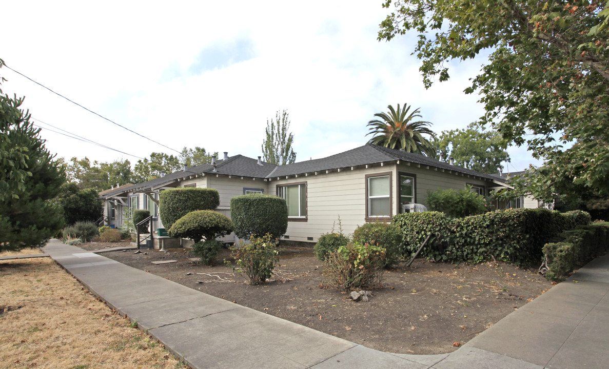 1015-1021 Warren St in Redwood City, CA - Building Photo