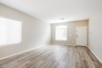 1704 Mizzenmast Ave in North Las Vegas, NV - Building Photo - Building Photo
