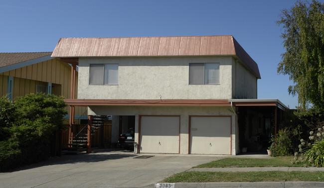 3081-3085 Birmingham Dr in San Pablo, CA - Building Photo - Building Photo