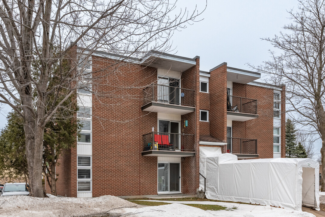 4161 Du Barrage St in Lévis, QC - Building Photo