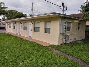 316 NE 3rd St in Hallandale Beach, FL - Building Photo - Building Photo