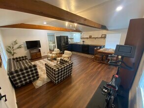 802 E 26th St, Unit Garage Apartment in Houston, TX - Building Photo - Building Photo