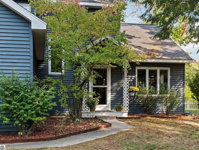 7878 Outer Dr S in Traverse City, MI - Building Photo - Building Photo