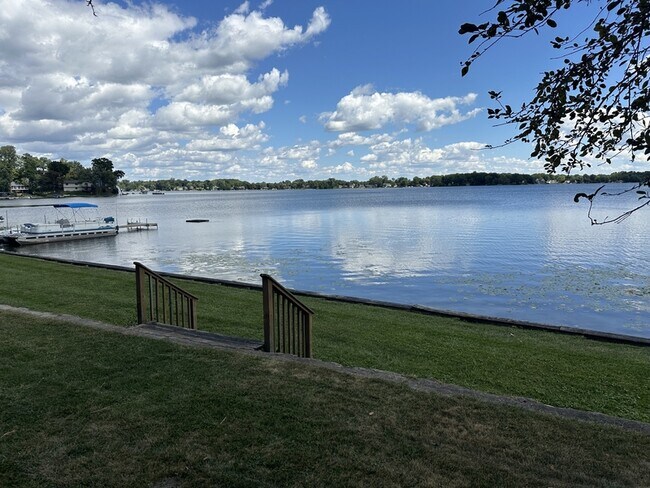 11859 N Main St in Whitmore Lake, MI - Building Photo - Building Photo