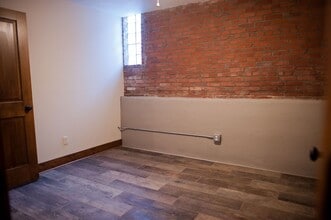 518 W College St in Springfield, MO - Building Photo - Building Photo