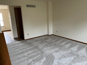 2489 Falcons Way in St. Charles, MO - Building Photo - Building Photo