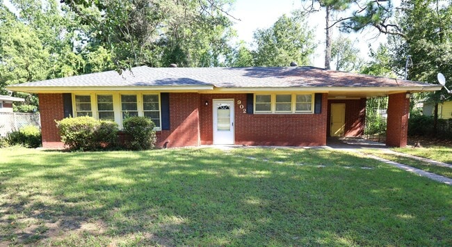 property at 902 Ridgewood Dr