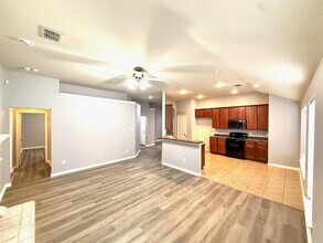 7008 Seton Hall Dr in Fort Worth, TX - Building Photo - Building Photo