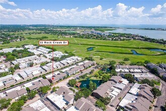 11 Rock Creek Dr in Corpus Christi, TX - Building Photo - Building Photo