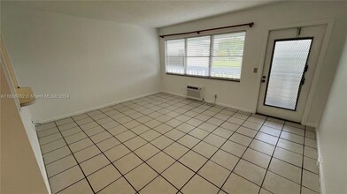 306 Newport T in Deerfield Beach, FL - Building Photo - Building Photo