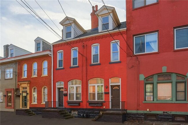 2810 Sarah St in Pittsburgh, PA - Building Photo - Building Photo