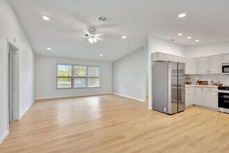 9312 Pinion Dr in Wellington, FL - Building Photo - Building Photo