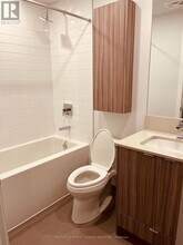 4130 Parkside Village Dr in Mississauga, ON - Building Photo - Building Photo