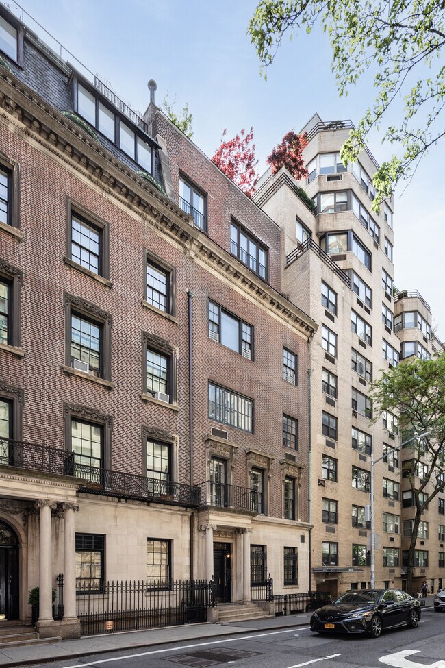 16 E 84th St in New York, NY - Foto de edificio - Building Photo