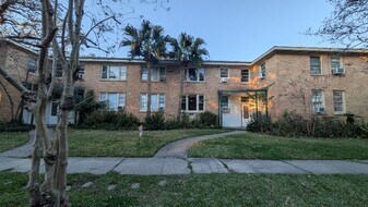 2225 Wisteria St, Unit E in Baton Rouge, LA - Building Photo