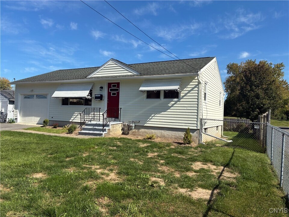 744 North Ave in Syracuse, NY - Building Photo