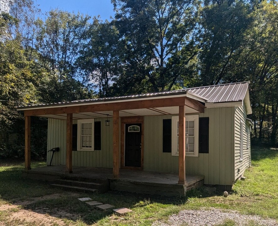 1614 Proper St in Corinth, MS - Foto de edificio