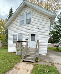 2509 Iowa St in Cedar Falls, IA - Building Photo - Building Photo