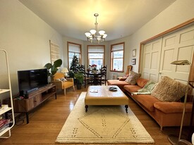 25 Gibbs St, Unit 1 in Brookline, MA - Building Photo