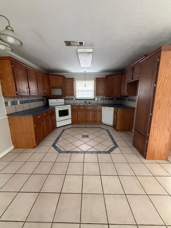 786 Laurel St in Vidor, TX - Building Photo - Building Photo