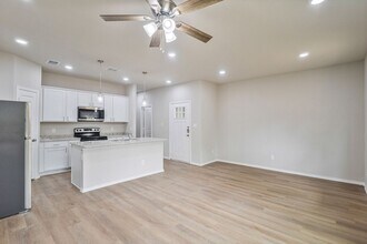 9193 Dietz Elkhorn Rd in Boerne, TX - Building Photo - Building Photo