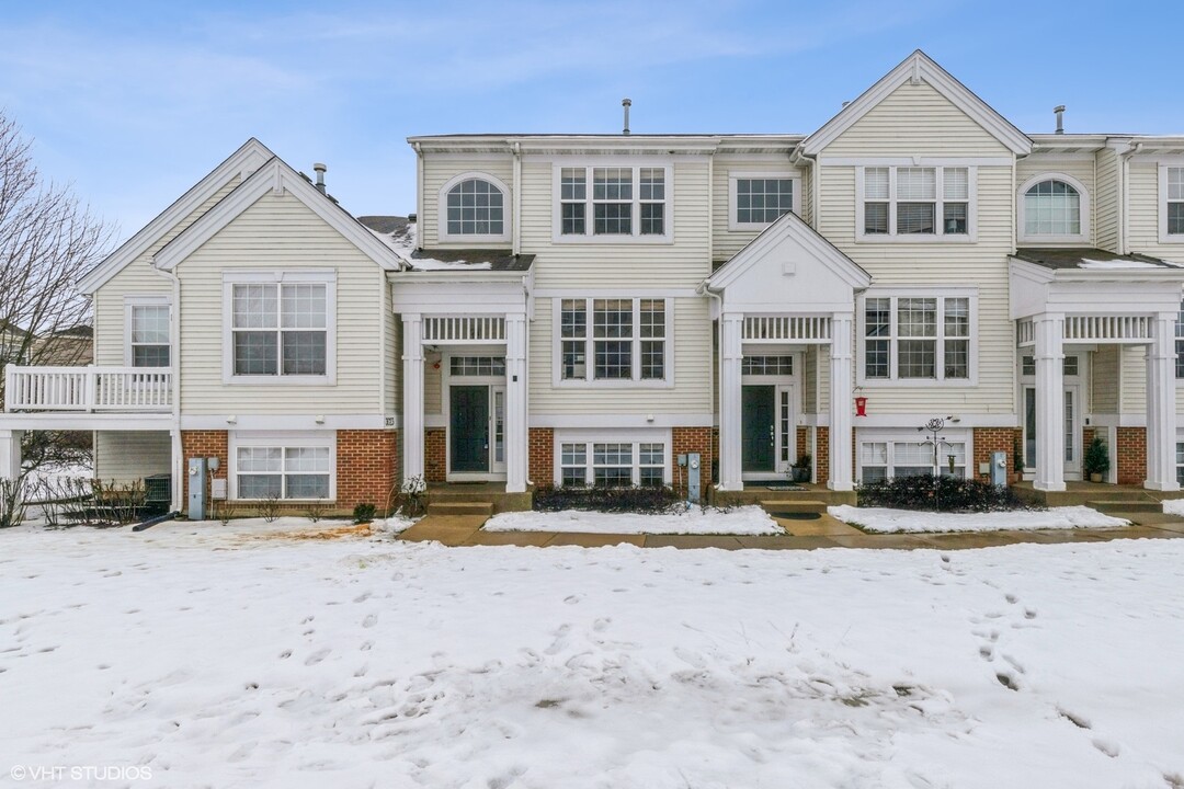 3023 Nicklaus Ln in Wadsworth, IL - Building Photo