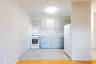 Parkridge Apartments in Toronto, ON - Building Photo - Interior Photo